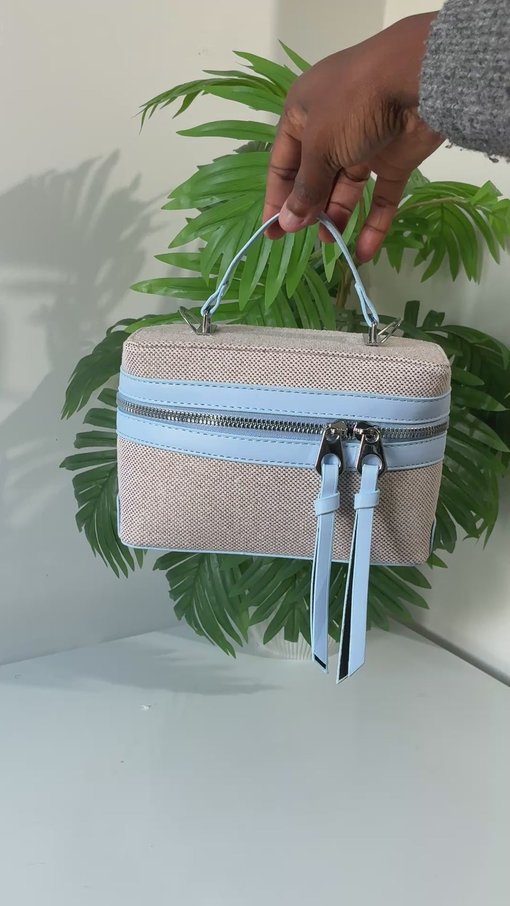 Classy buckle strap detail bag