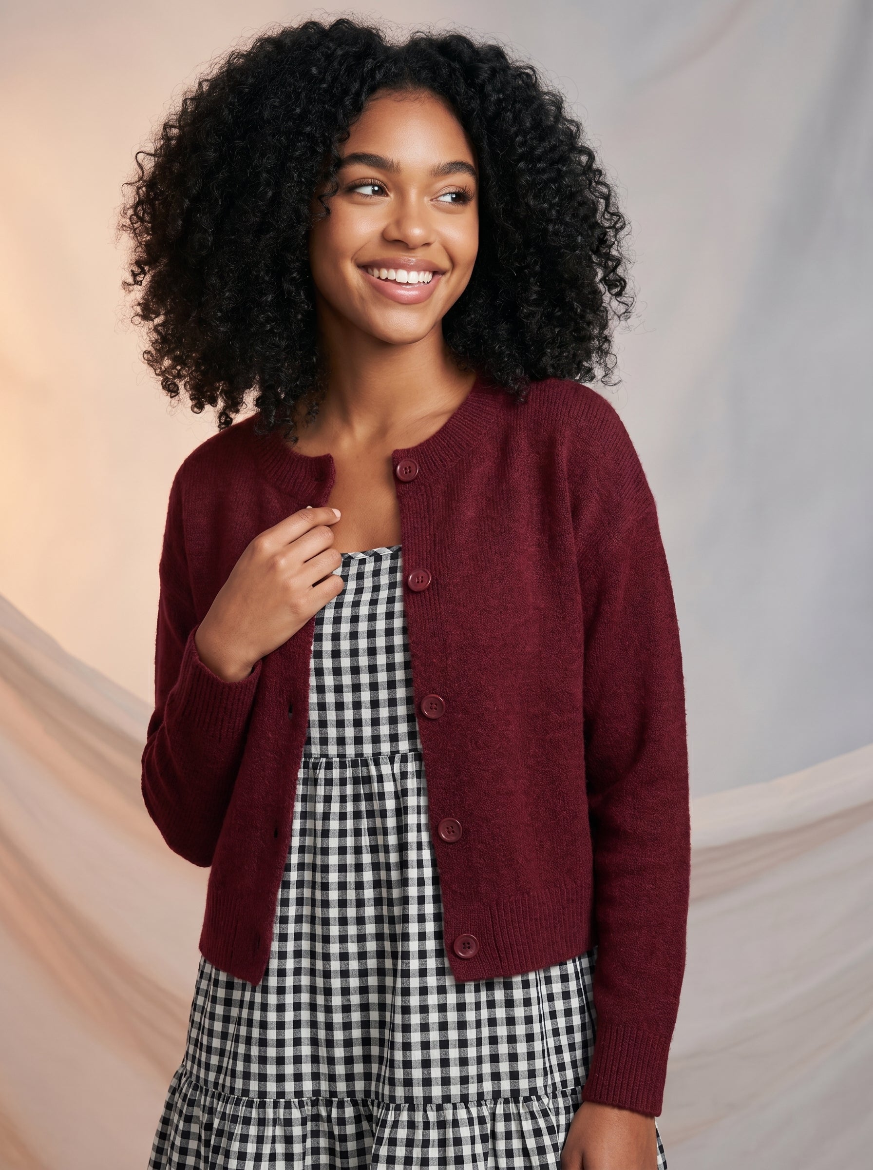 Roundneck knit cardigan