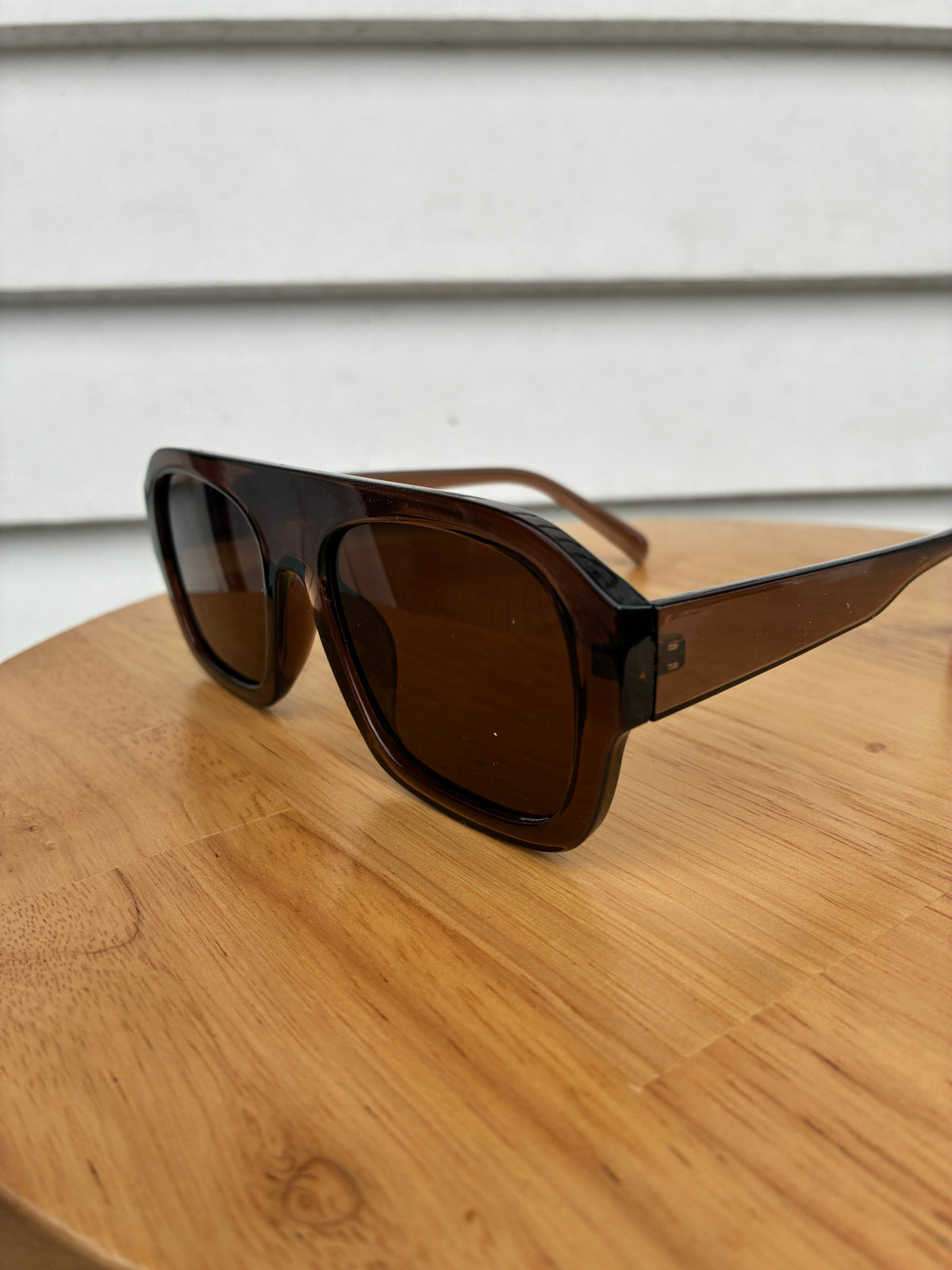 Brown Aviator style sunnies