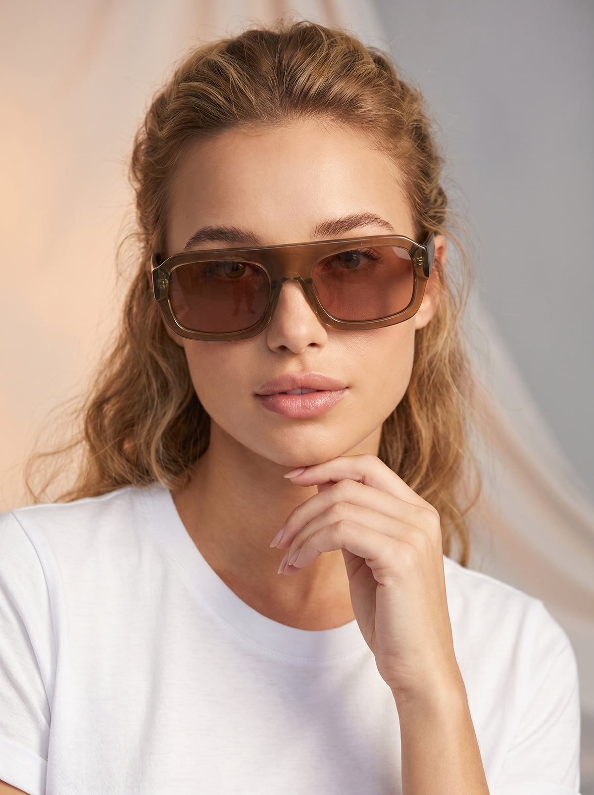 Brown Aviator style sunnies