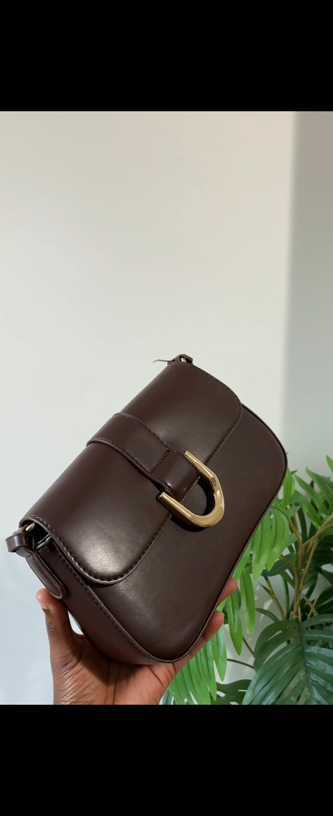 Brown buckle detail strap shoulder bag