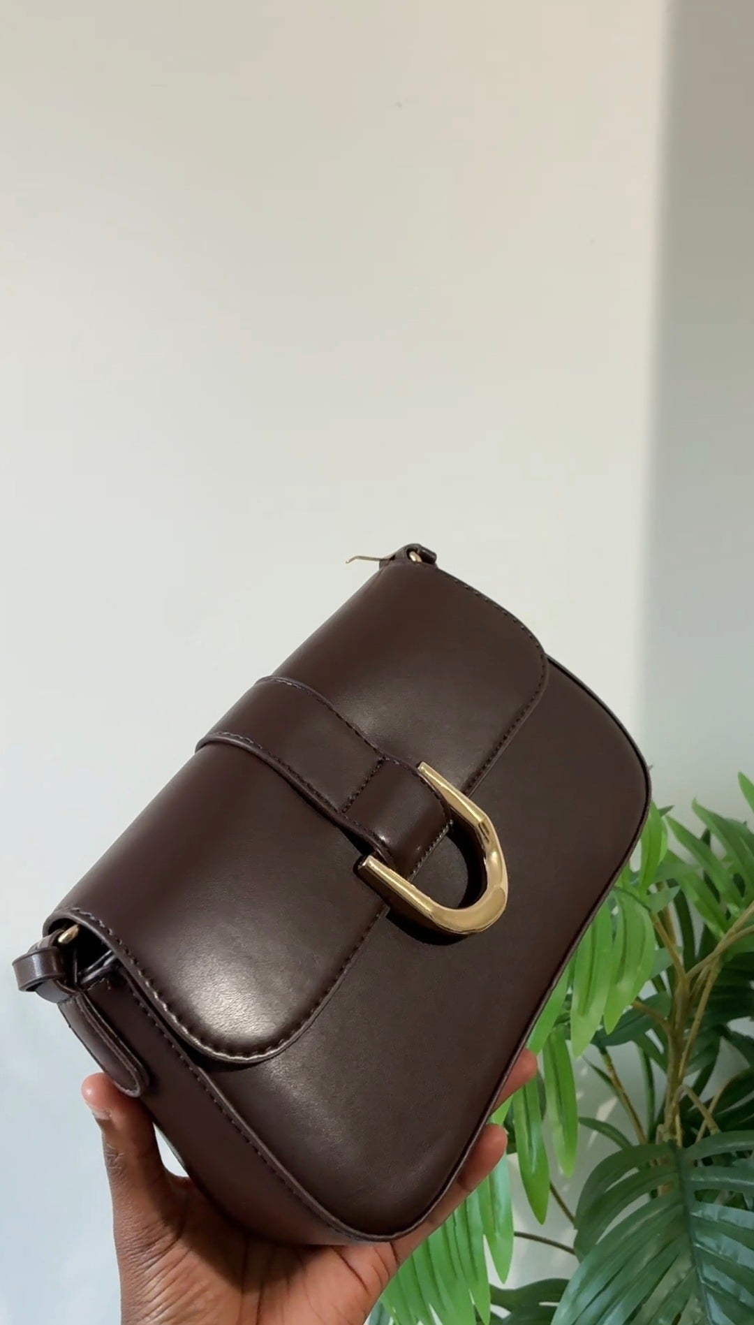 Brown buckle detail strap shoulder bag