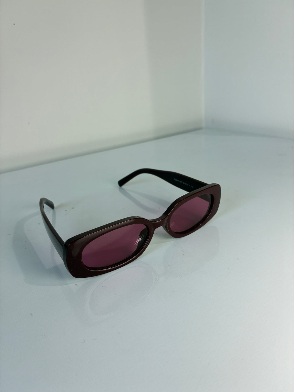 Burgundy sensation sunnies