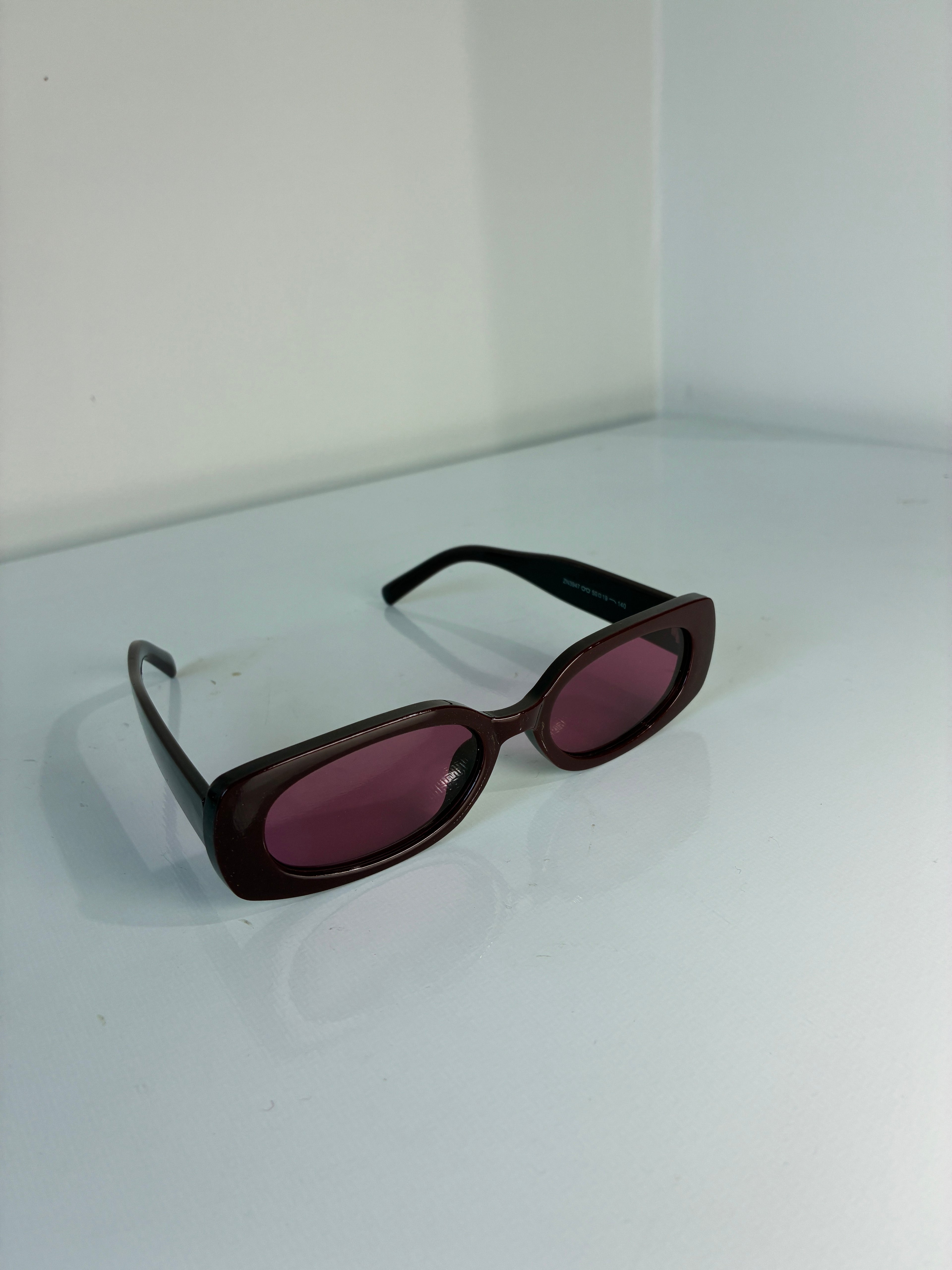 Burgundy sensation sunnies