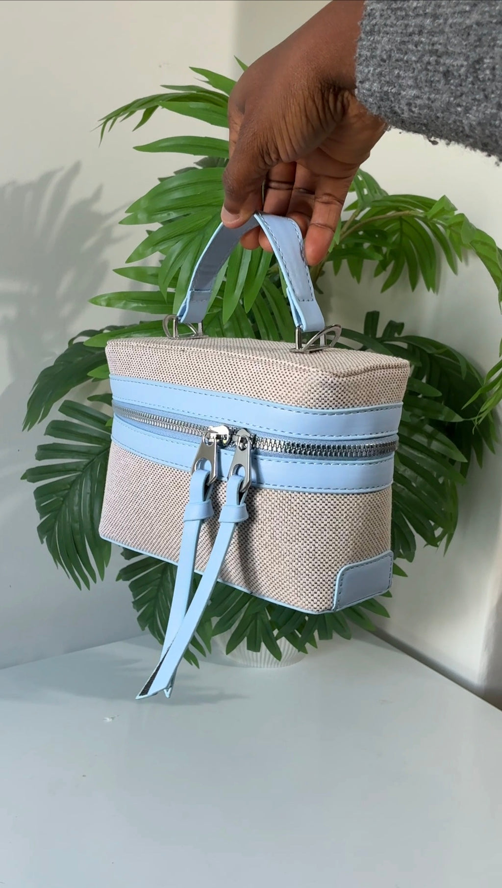 Classy buckle strap detail bag