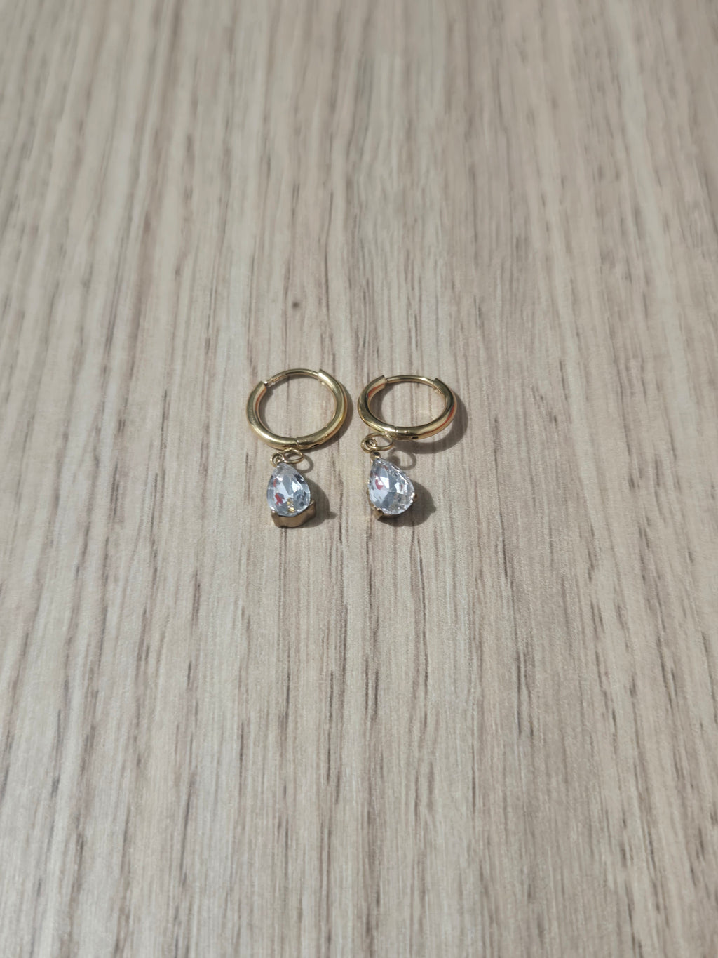 Tear drop dainty earrings