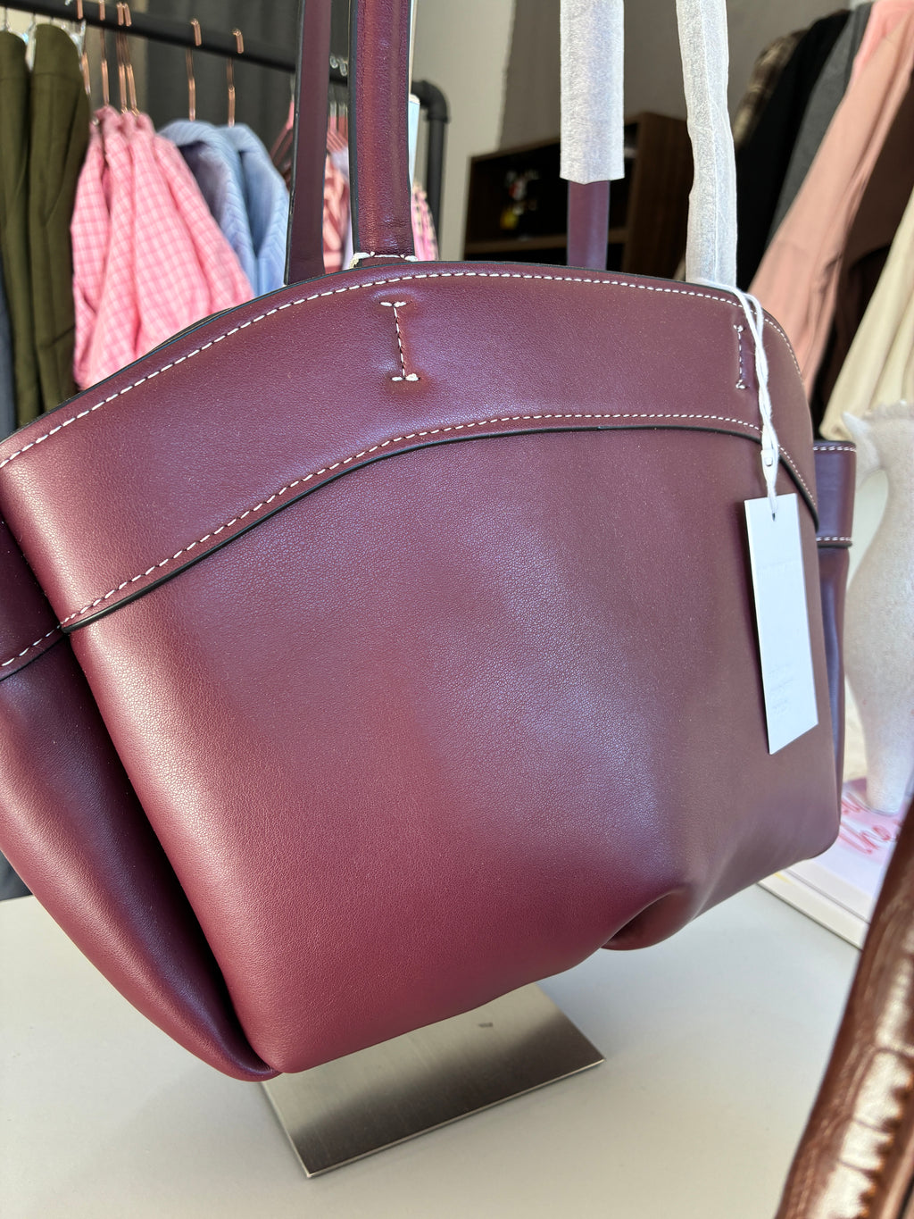 Solid tote bag