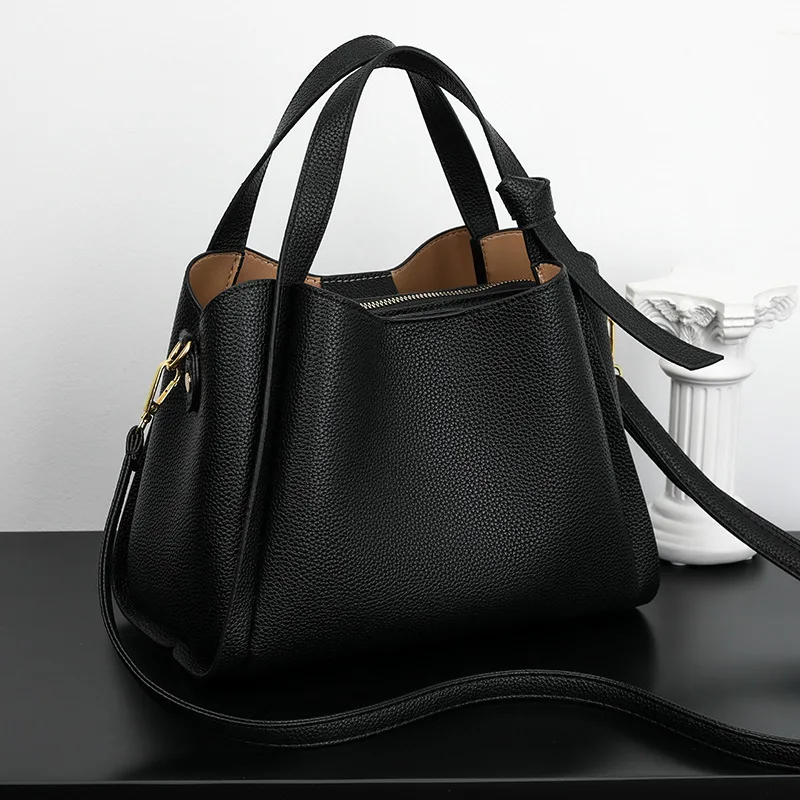 Slouchy style bucket bag