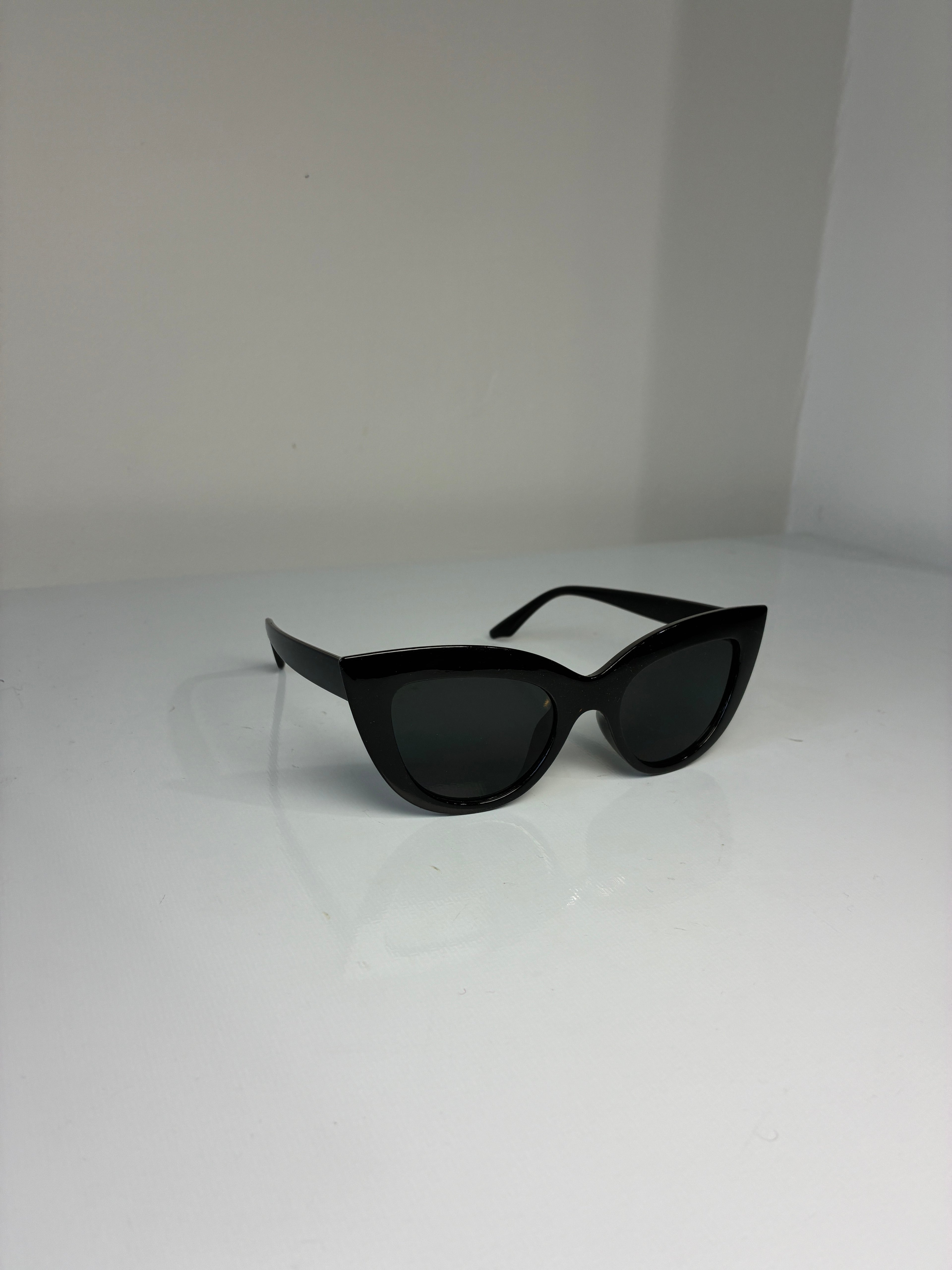 Cat eye sunnies