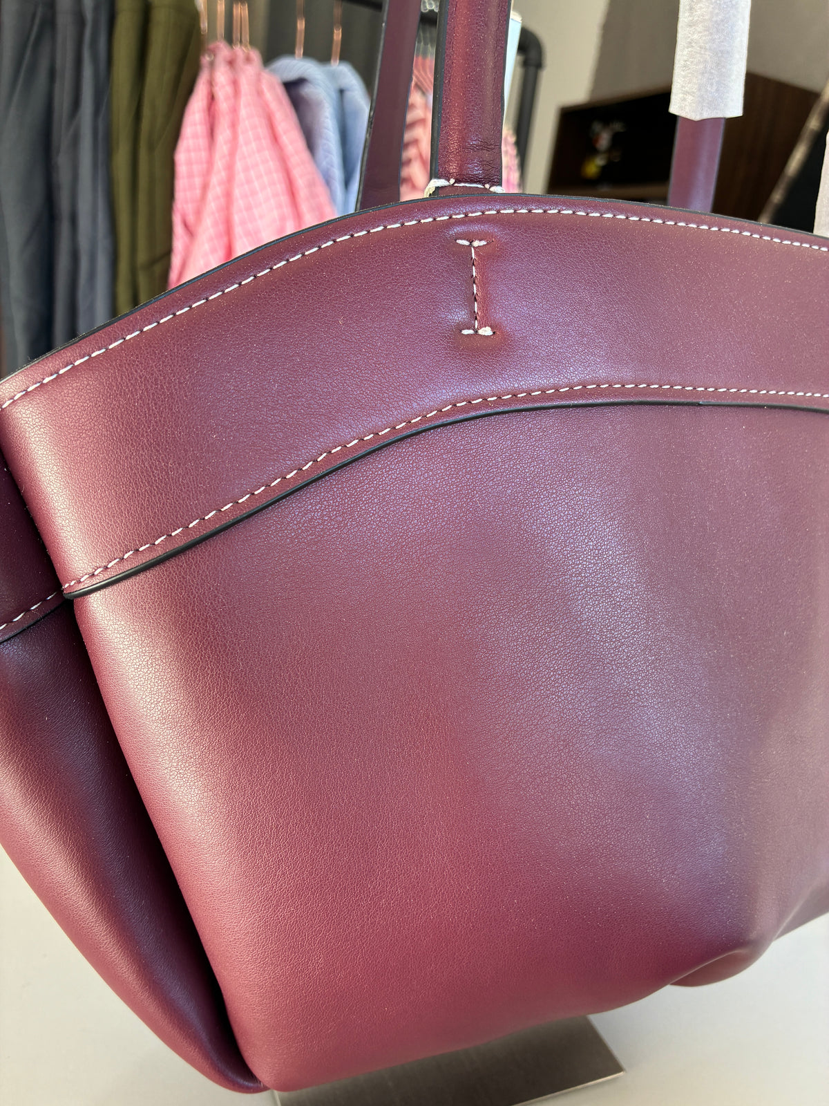 Solid tote bag
