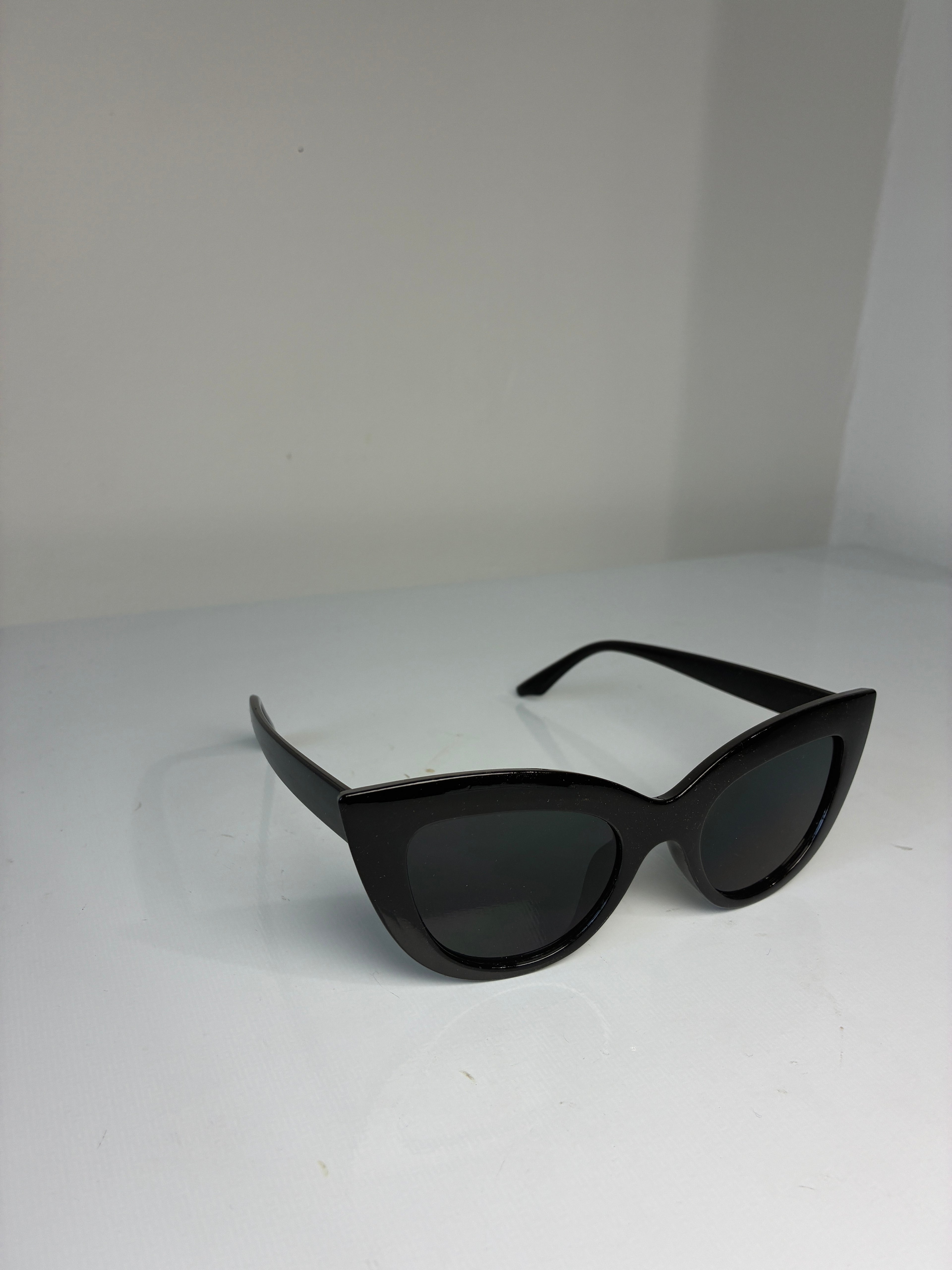 Cat eye sunnies