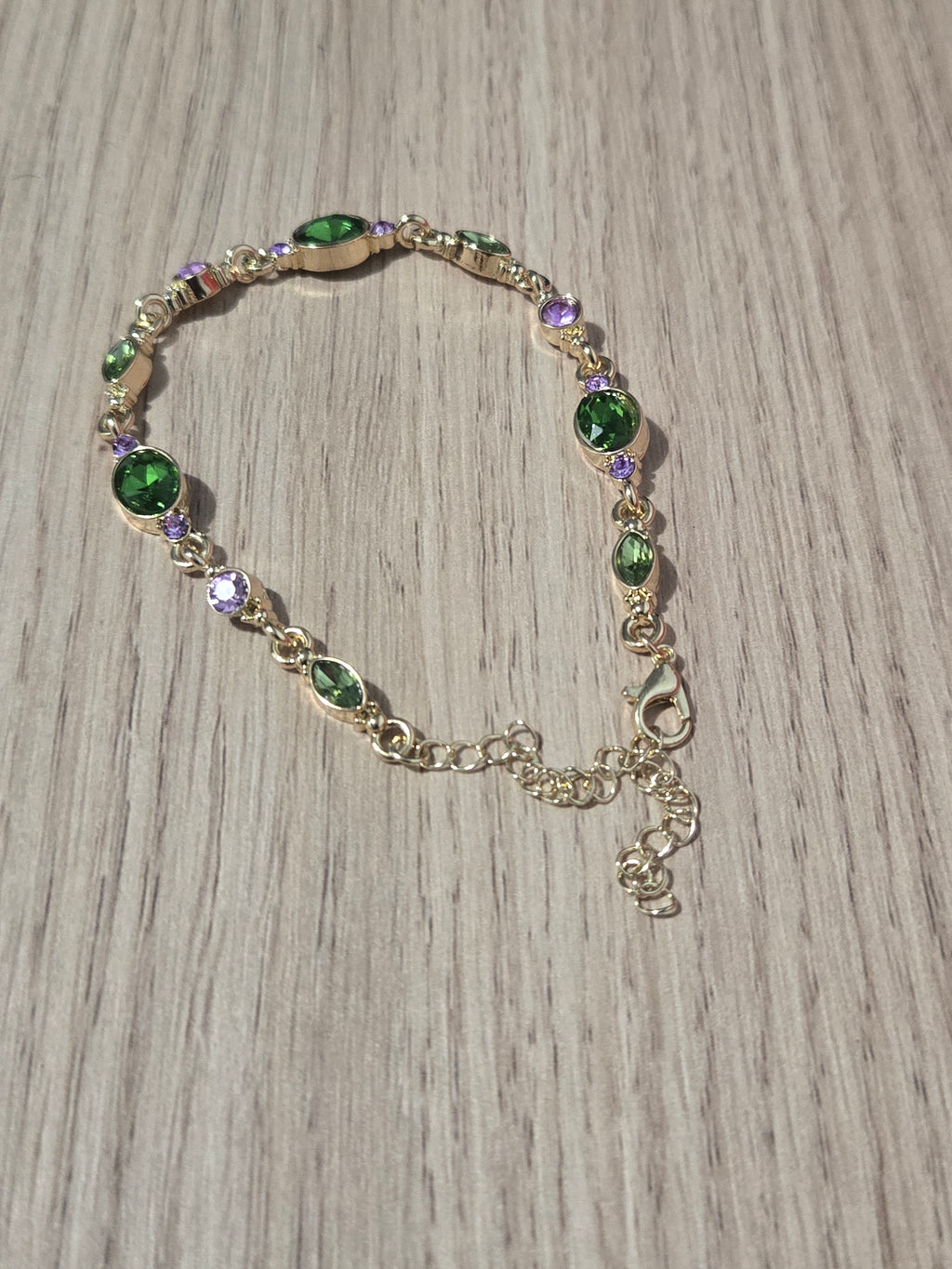 Green gem detail bracelet