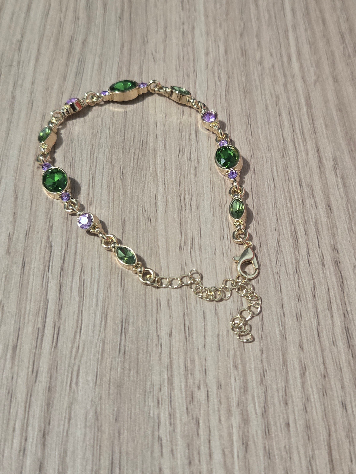 Green gem detail bracelet
