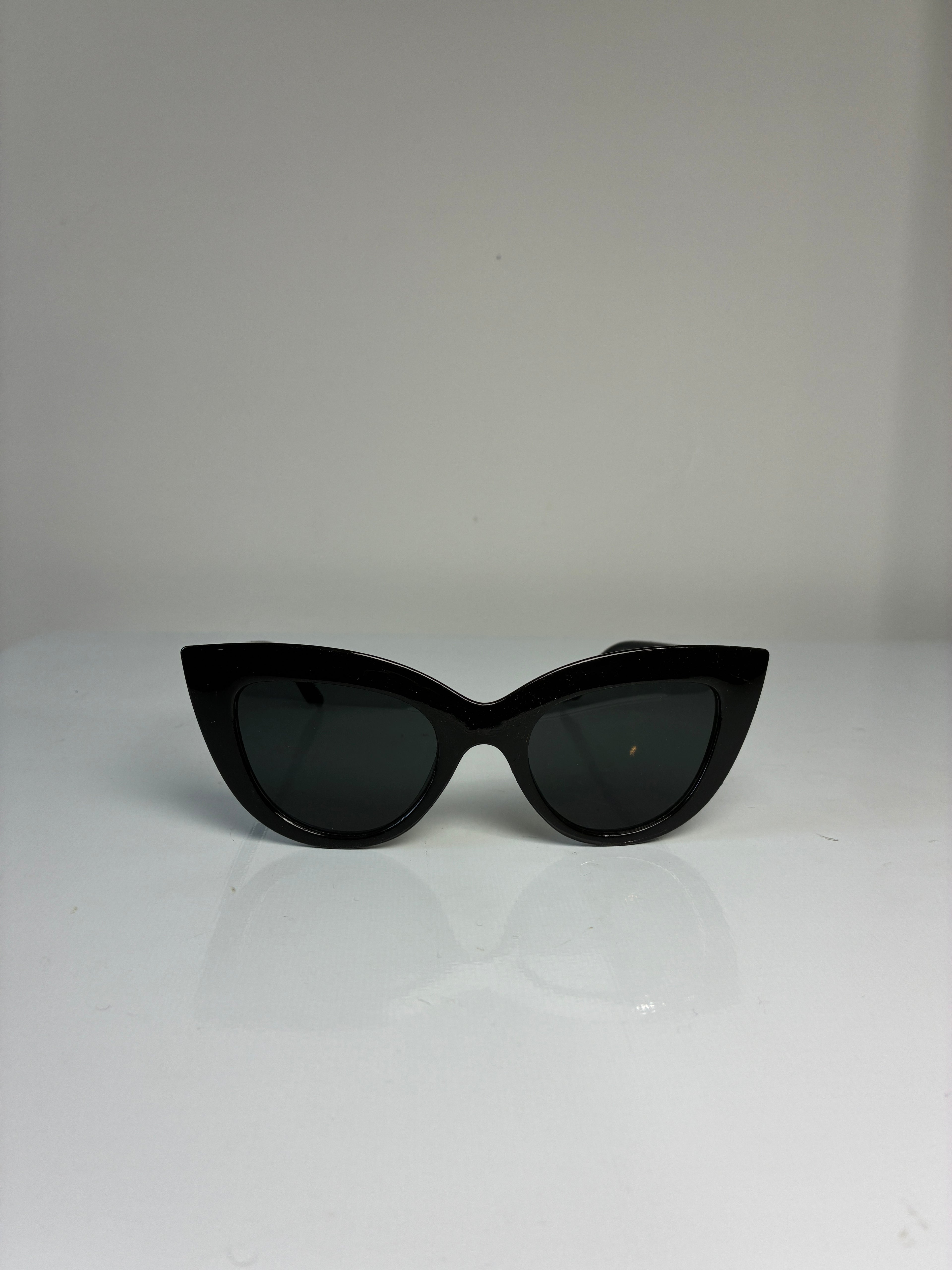 Cat eye sunnies