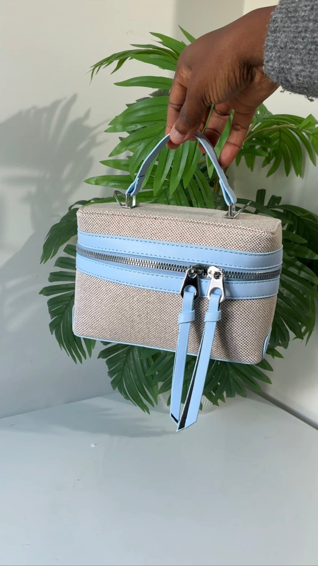 Classy buckle strap detail bag