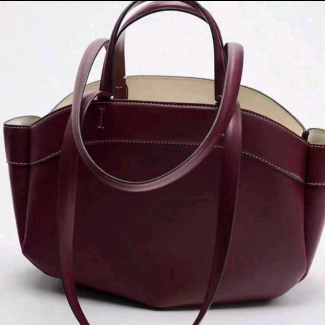 Solid tote bag